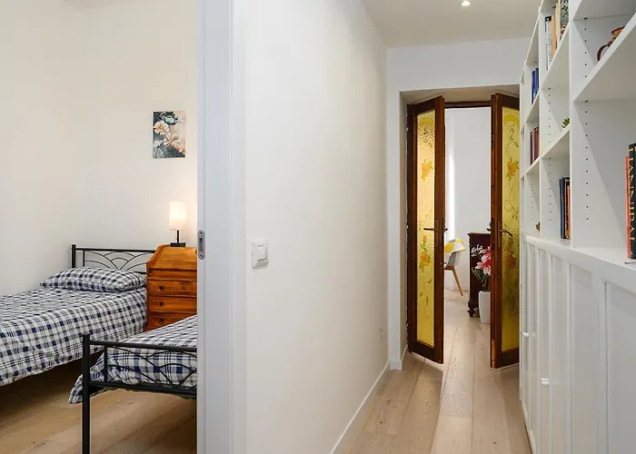 Milan Nightlife Apartment, Italy